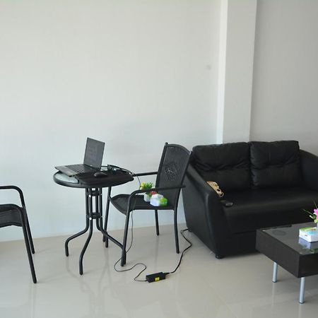 Jc Guesthouse @ Suratthani Airport Surat Thani Exterior foto
