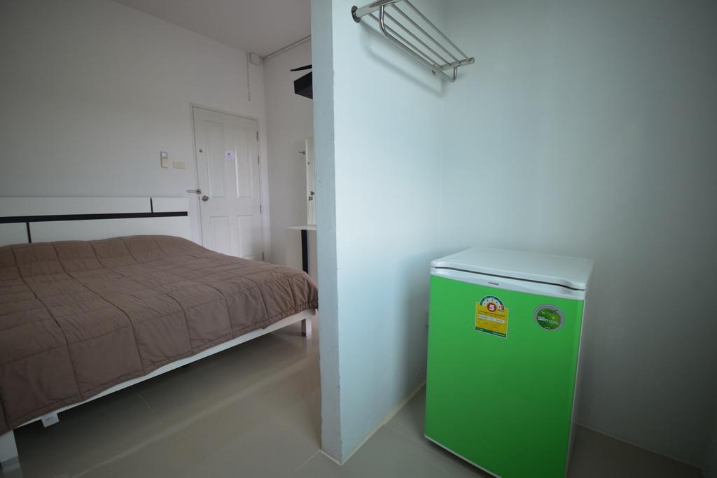 Jc Guesthouse @ Suratthani Airport Surat Thani Exterior foto